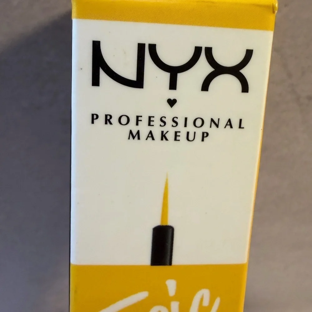 🩷5/$10 NYX Professional Makeup Eyeliner in Bright Yellow